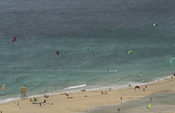 Ausblick auf Kitesurfer